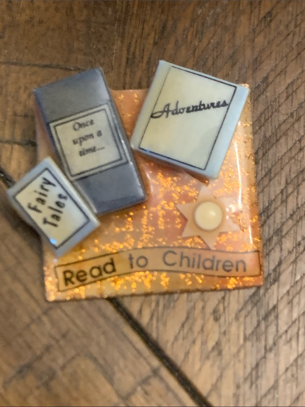 VTG Lucinda Children’s Storybook Brooch Pin in Peach and Blue